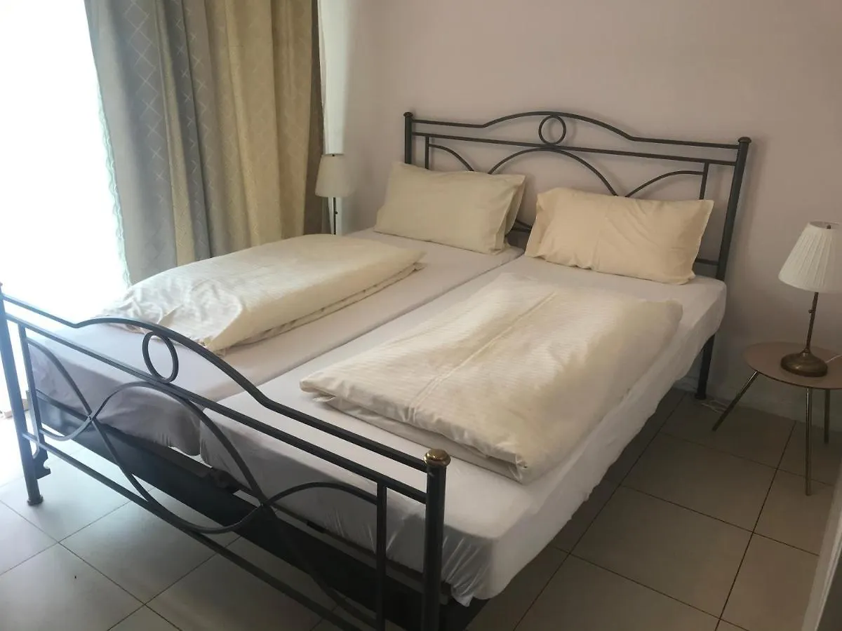 Baynunah Suites Aparthotel Munich 0*,